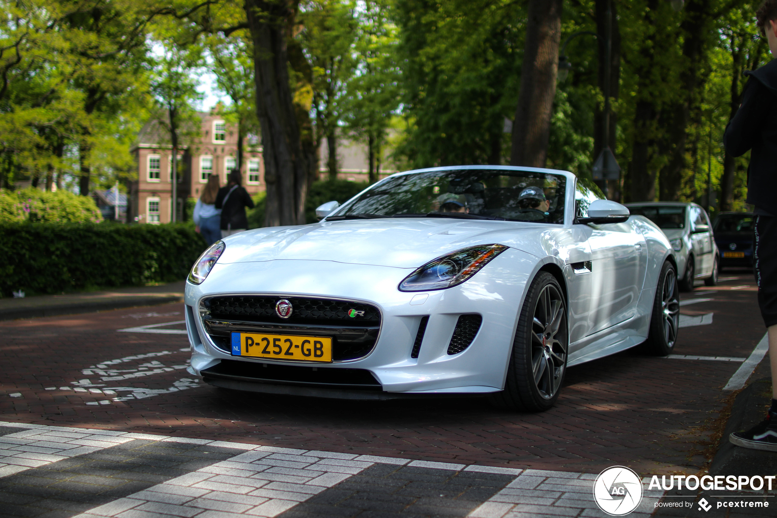 Jaguar F-TYPE R AWD Convertible