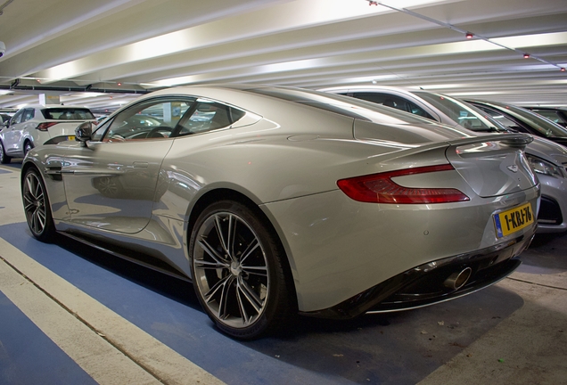 Aston Martin Vanquish 2013