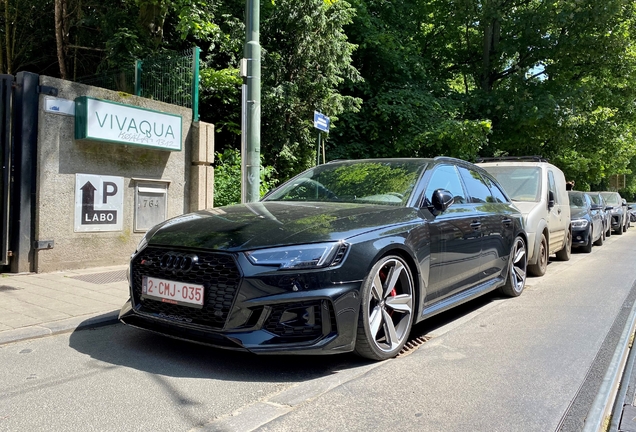 Audi RS4 Avant B9