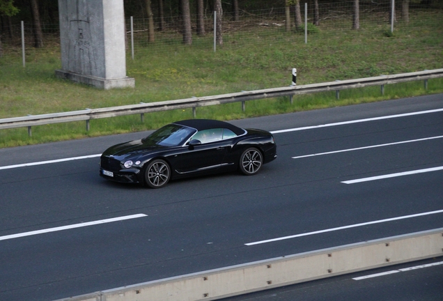 Bentley Continental GTC V8 2020