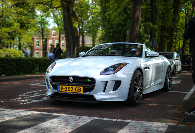 Jaguar F-TYPE R AWD Convertible