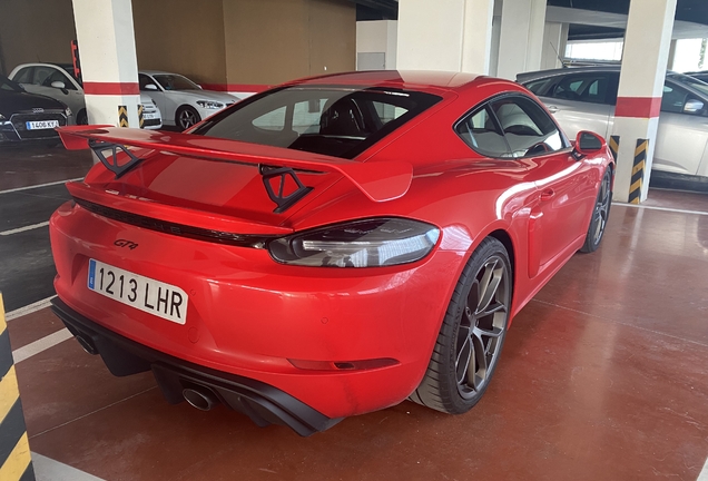 Porsche 718 Cayman GT4