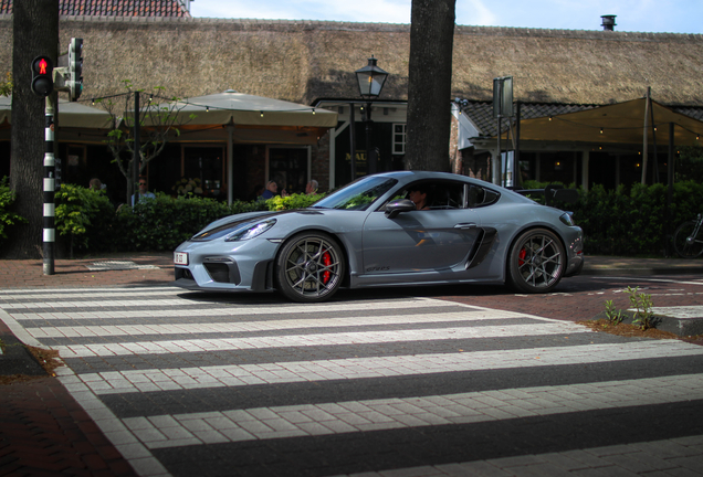 Porsche 718 Cayman GT4 RS Weissach Package