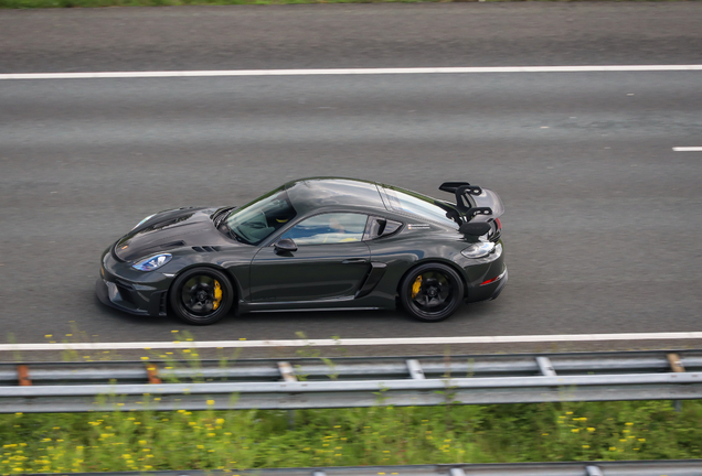 Porsche 718 Cayman GT4 RS Weissach Package