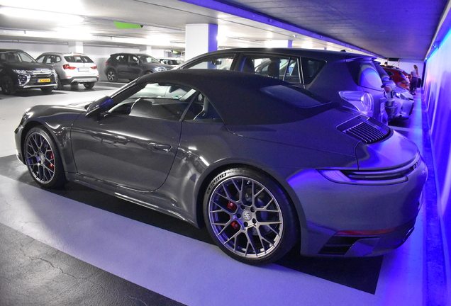 Porsche 992 Carrera 4S Cabriolet