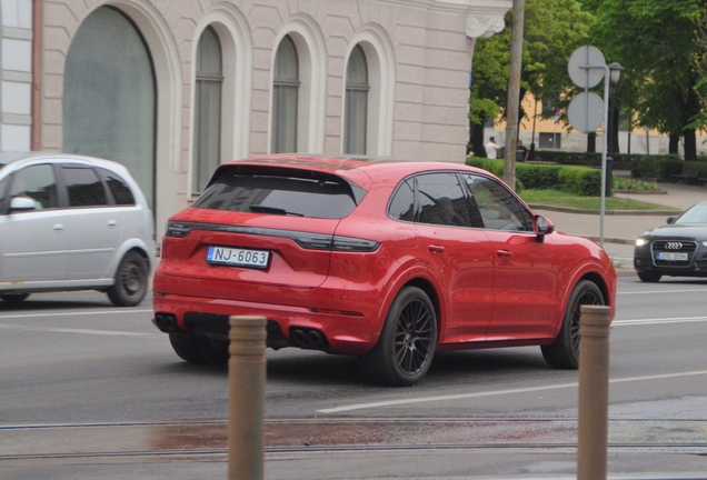 Porsche 9YA Cayenne GTS