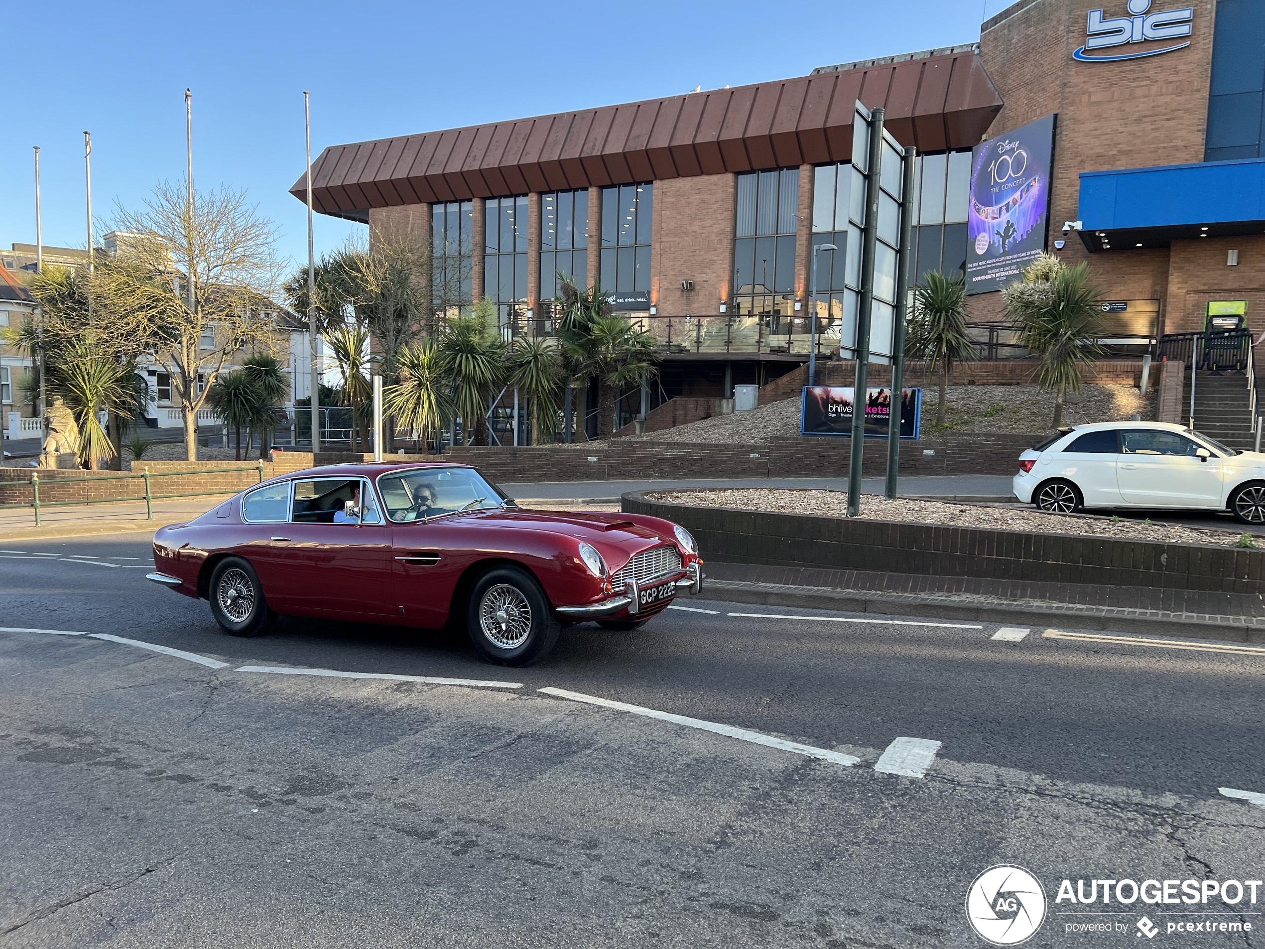 Aston Martin DB6 MKI