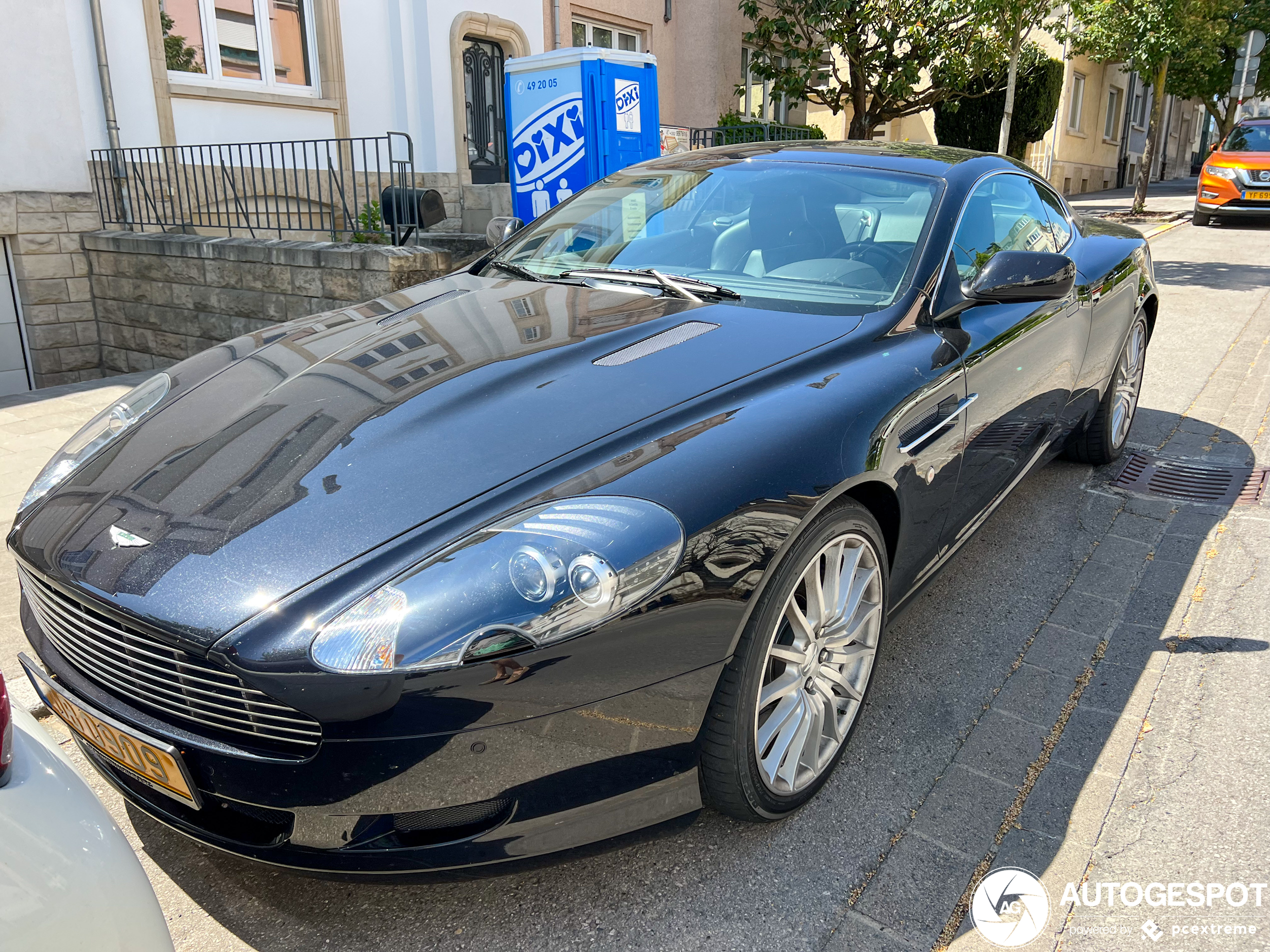 Aston Martin DB9