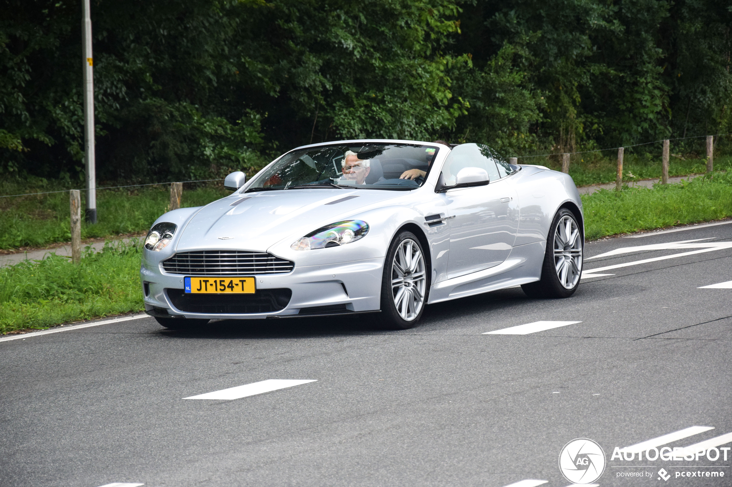 Aston Martin DBS Volante