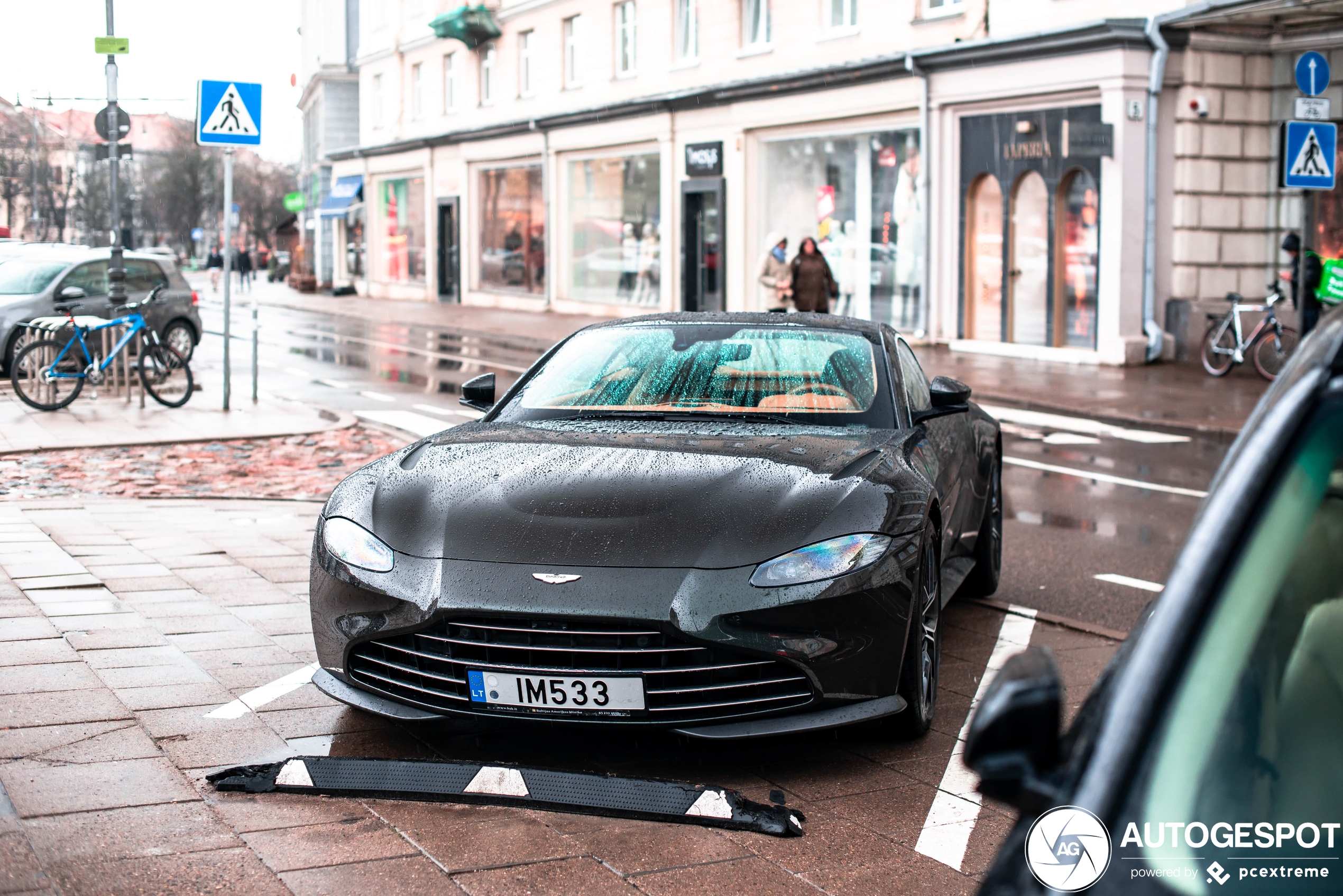 Aston Martin V8 Vantage 2018