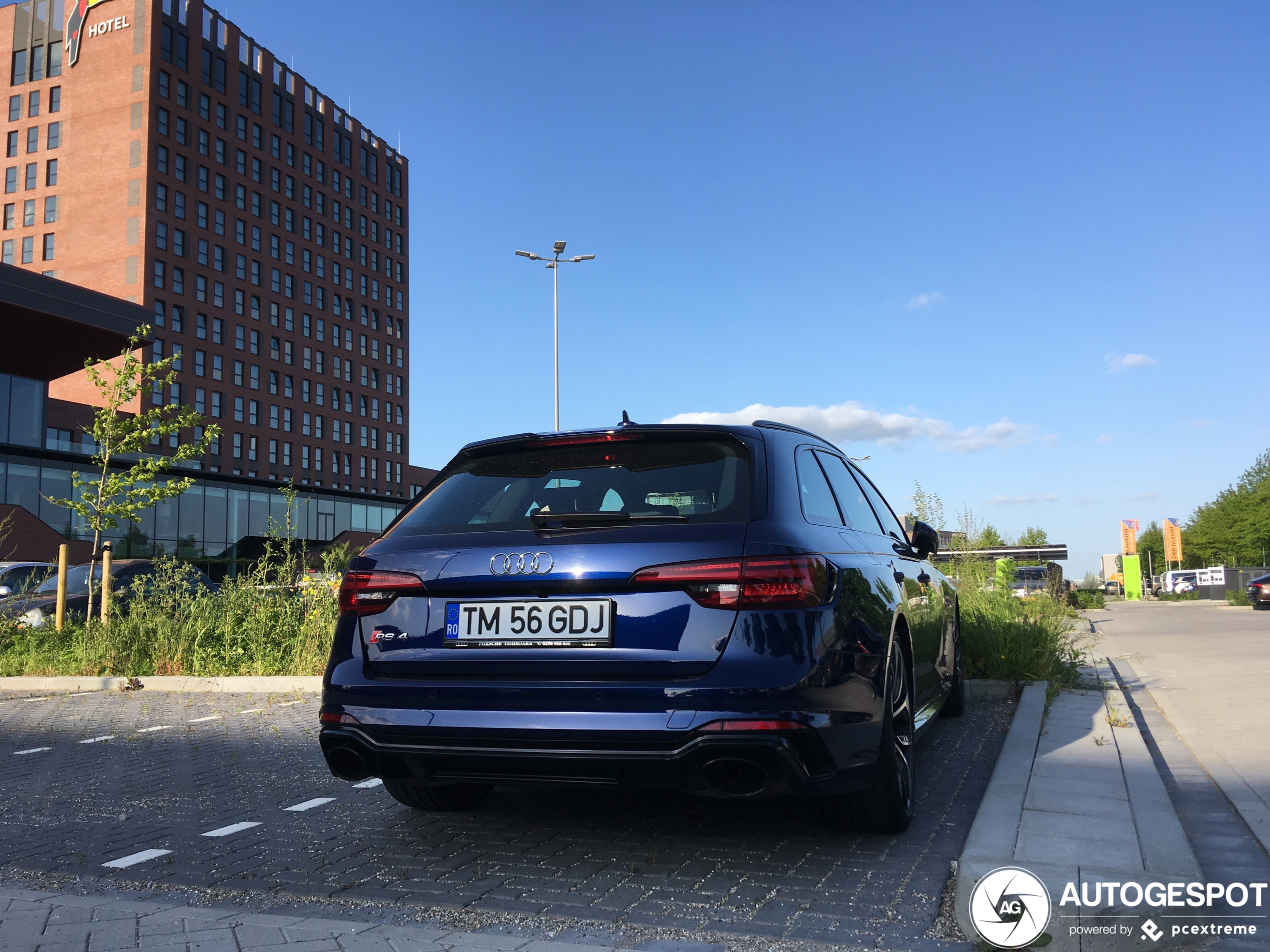 Audi RS4 Avant B9