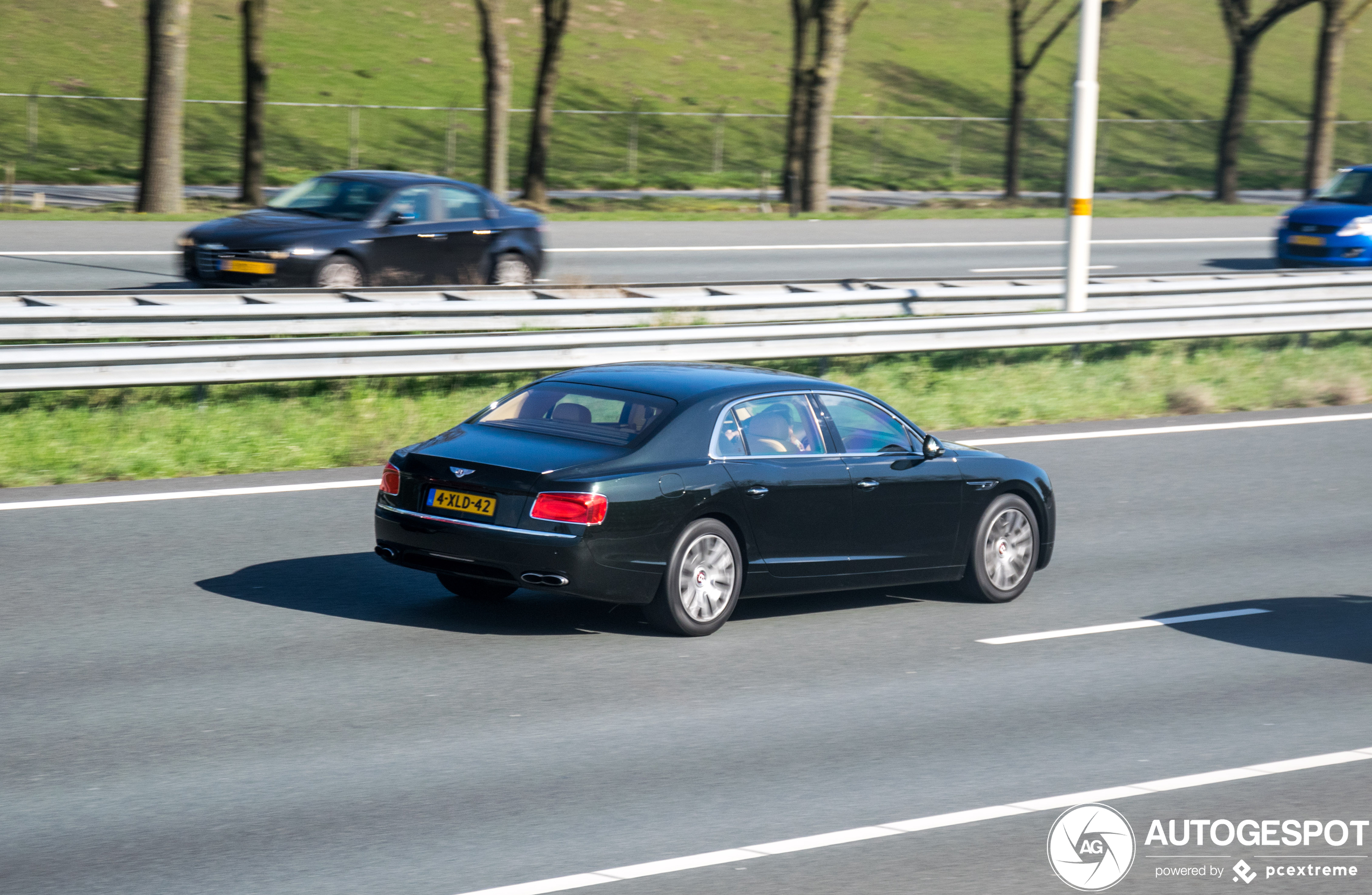 Bentley Flying Spur V8