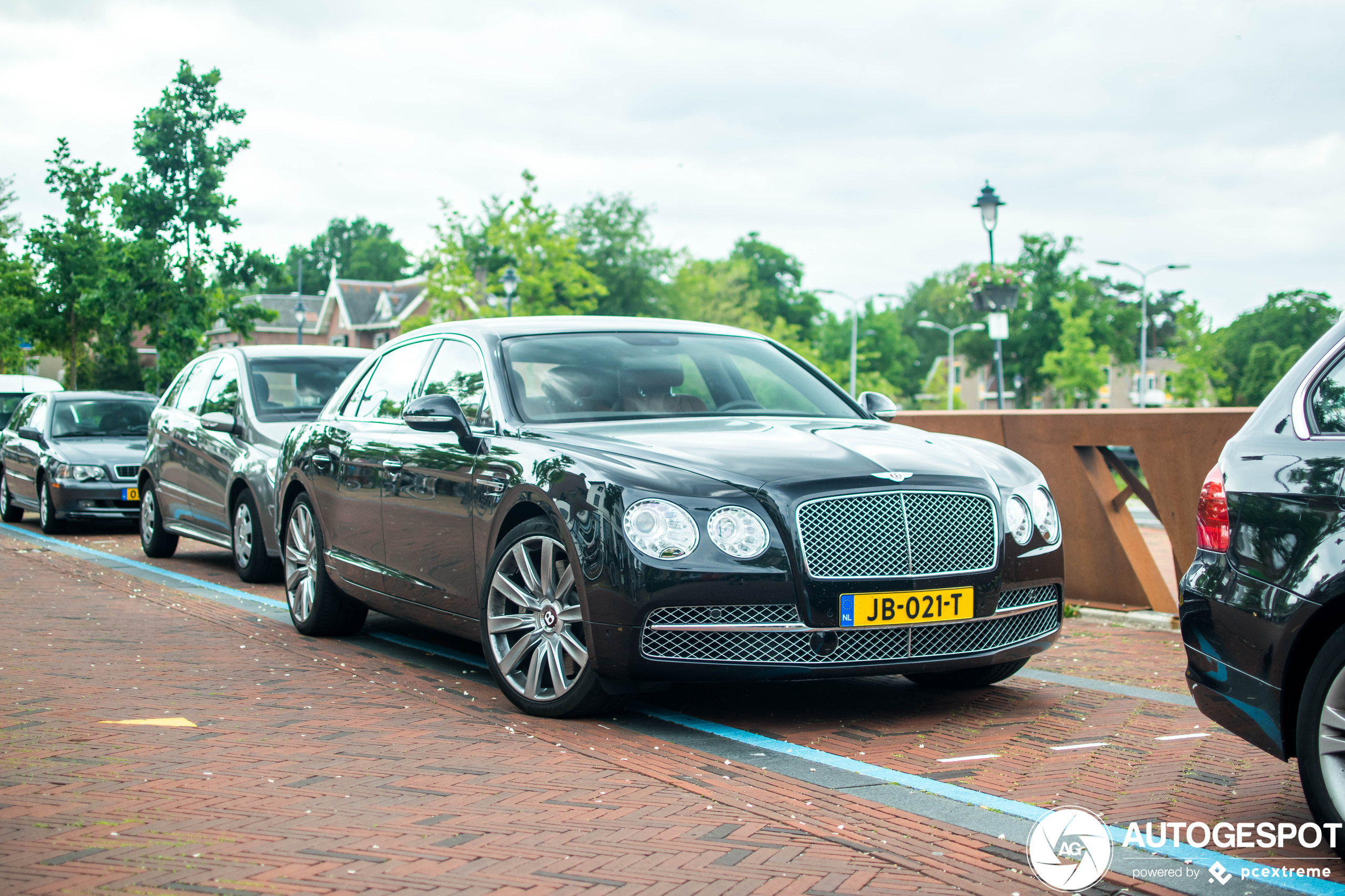 Bentley Flying Spur V8