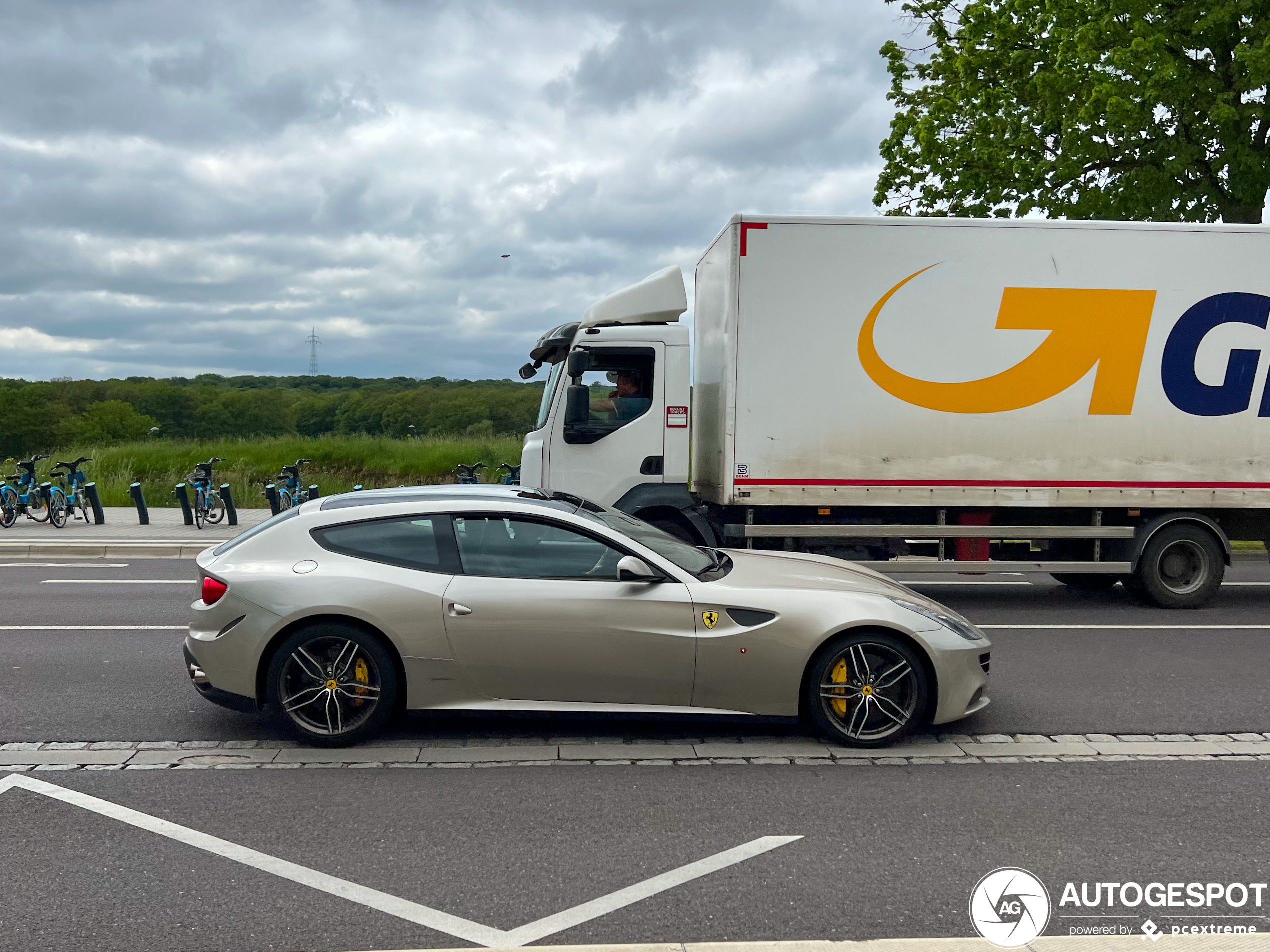 Ferrari FF