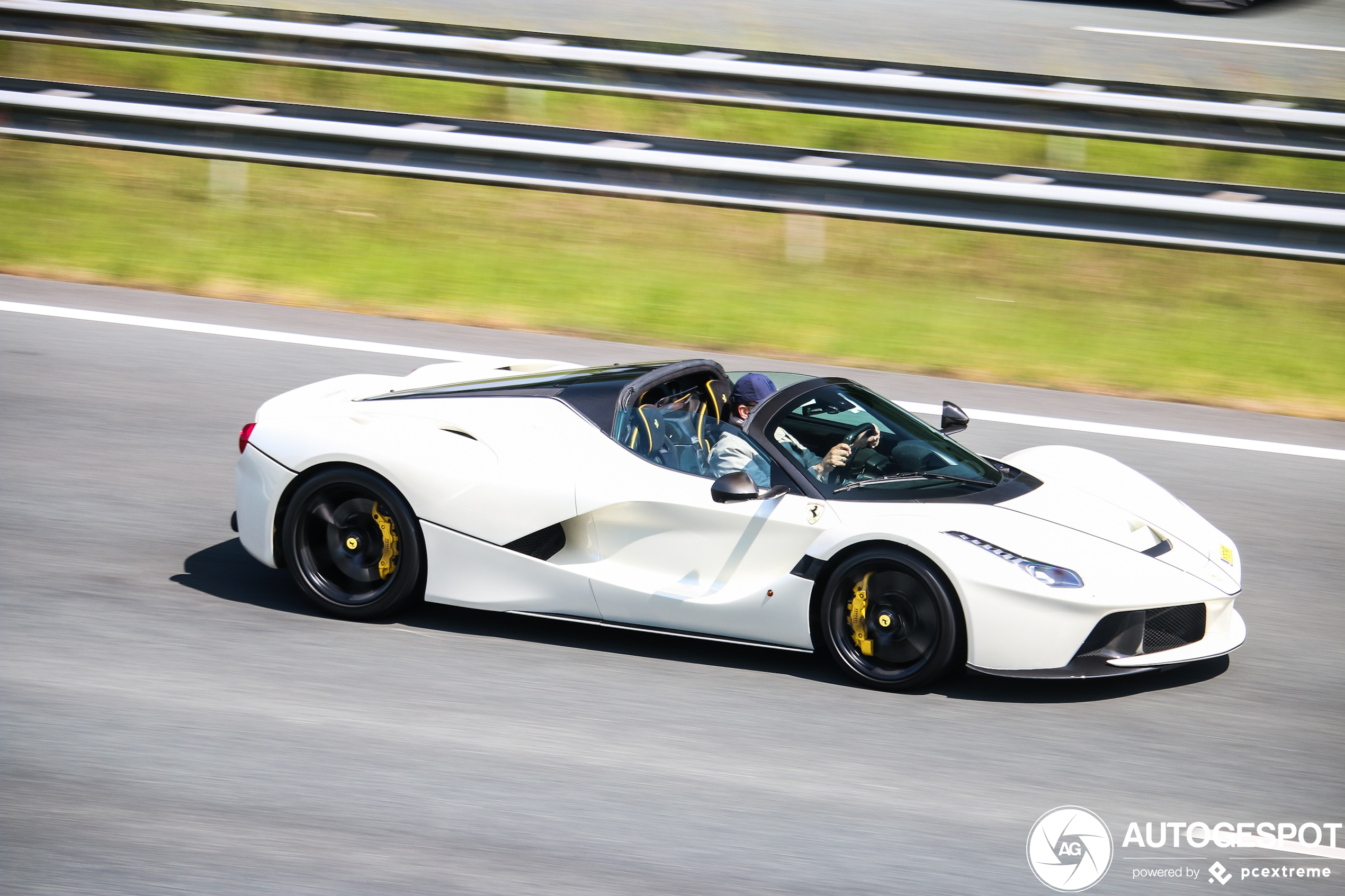 Ferrari LaFerrari Aperta