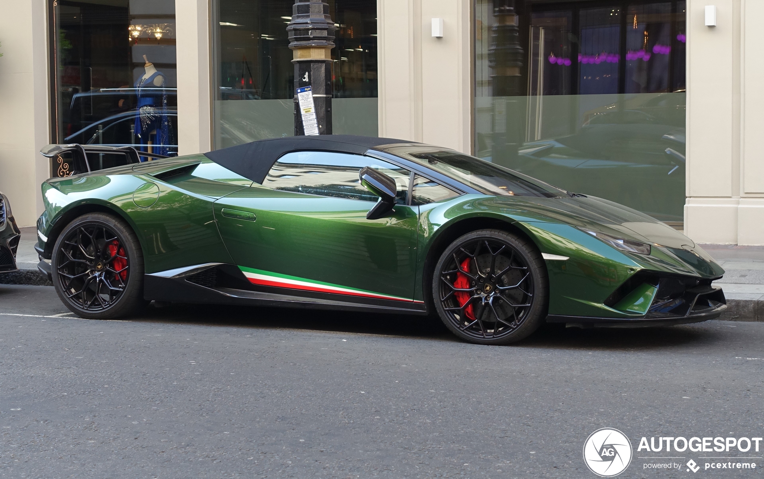 Lamborghini Huracán LP640-4 Performante Spyder