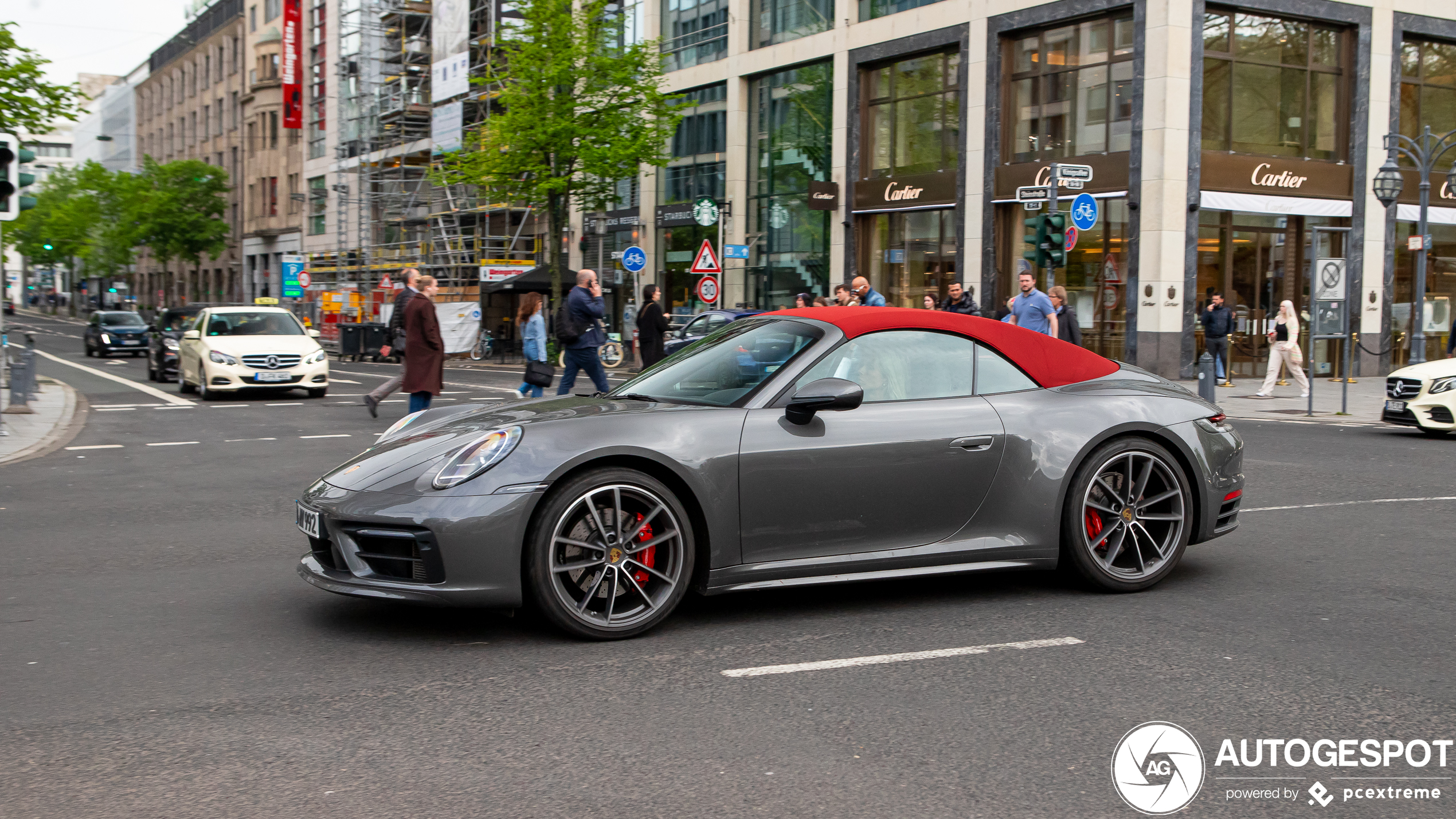 Porsche 992 Carrera 4S Cabriolet