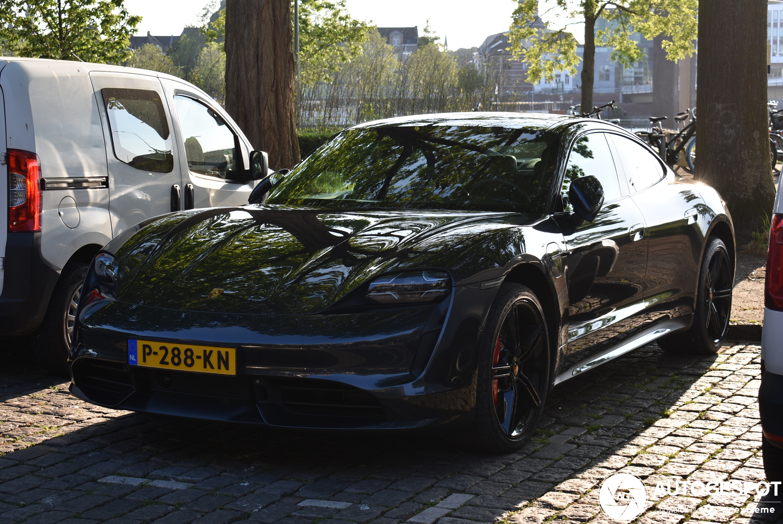 Porsche Taycan Turbo