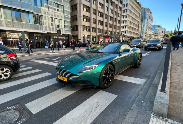 Aston Martin DB11 V8 Volante