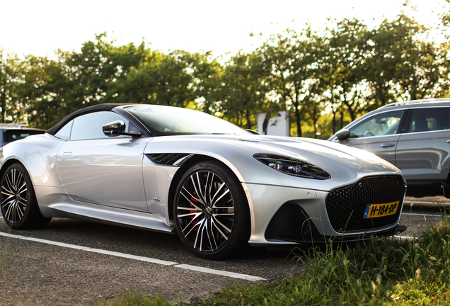 Aston Martin DBS Superleggera Volante