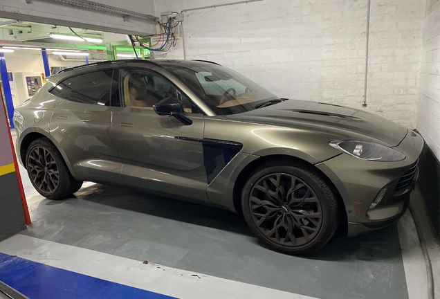 Aston Martin DBX