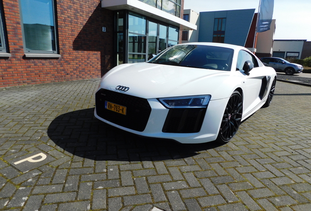 Audi R8 V10 Plus 2015