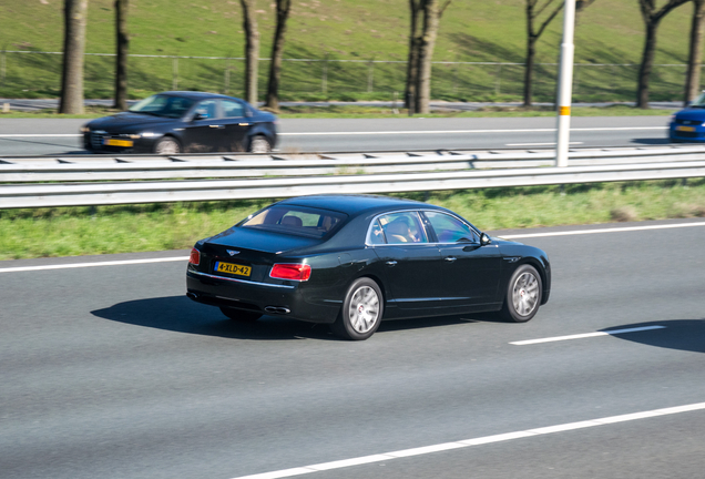 Bentley Flying Spur V8