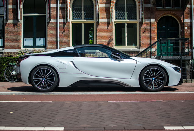 BMW i8 Roadster