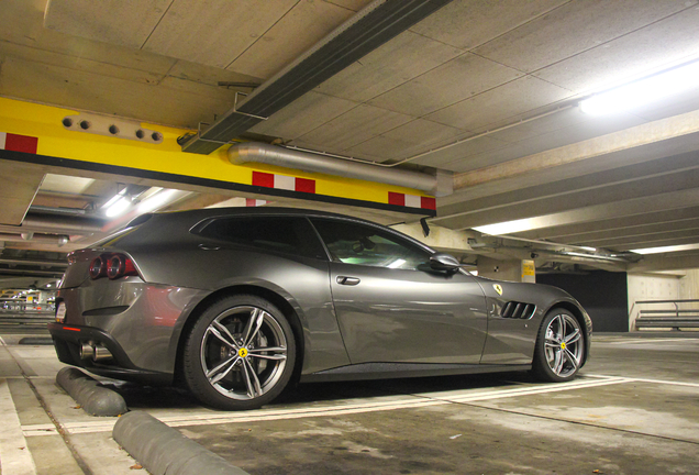 Ferrari GTC4Lusso