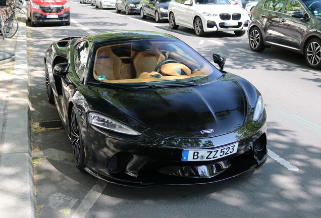 McLaren GT