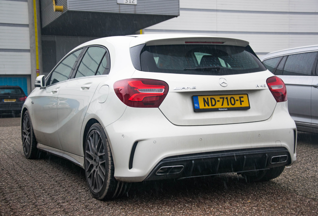 Mercedes-AMG A 45 W176 2015