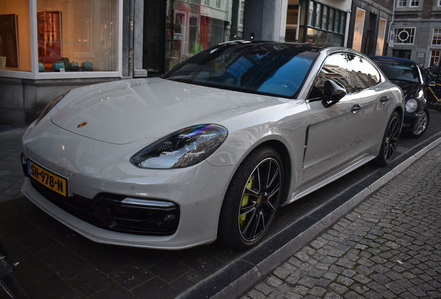 Porsche 971 Panamera Turbo S E-Hybrid