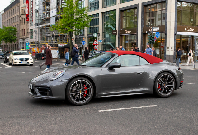 Porsche 992 Carrera 4S Cabriolet