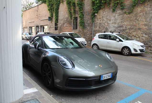 Porsche 992 Carrera 4S Cabriolet