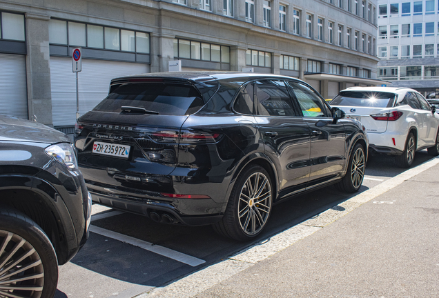 Porsche Cayenne Turbo S E-Hybrid