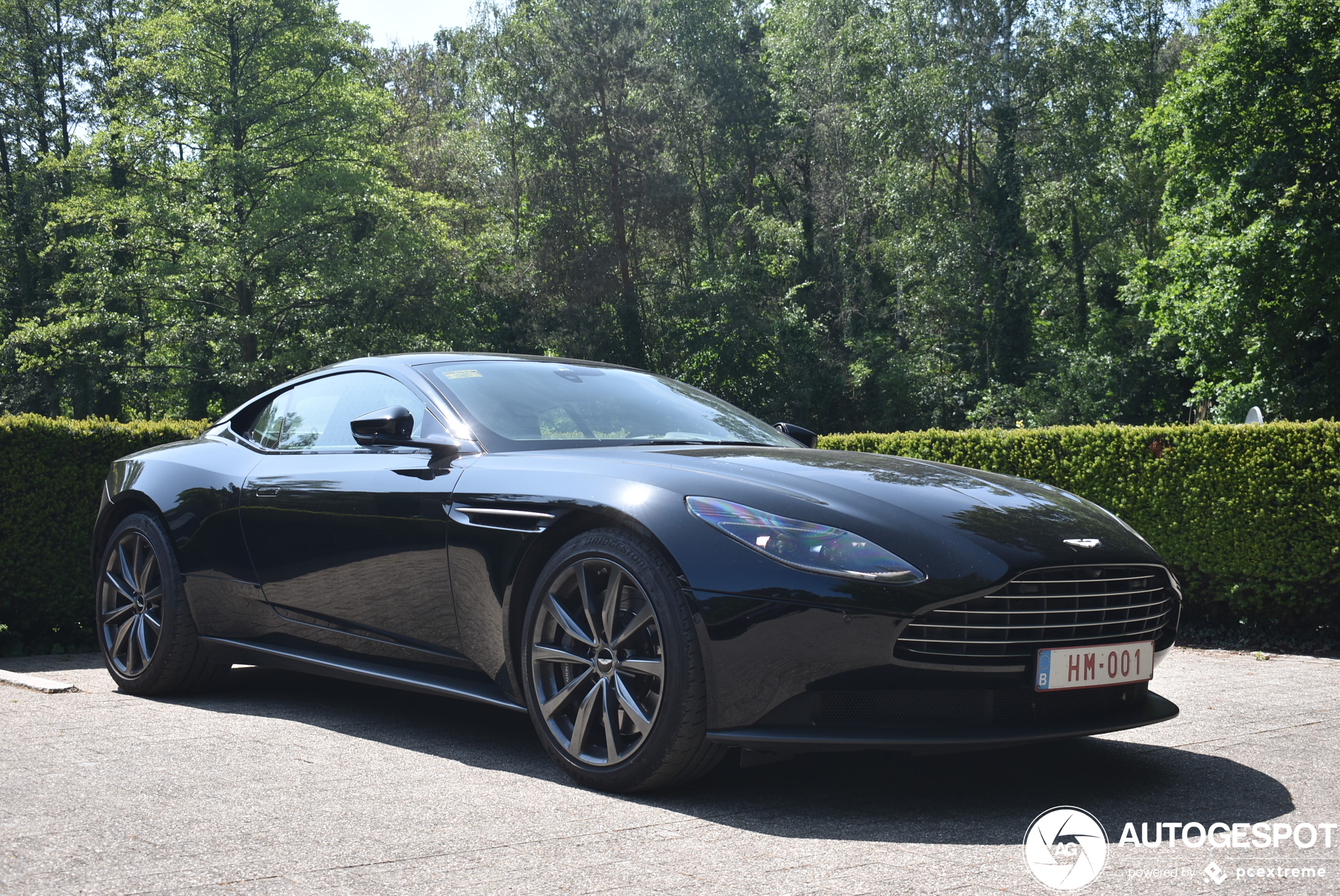 Aston Martin DB11 V8