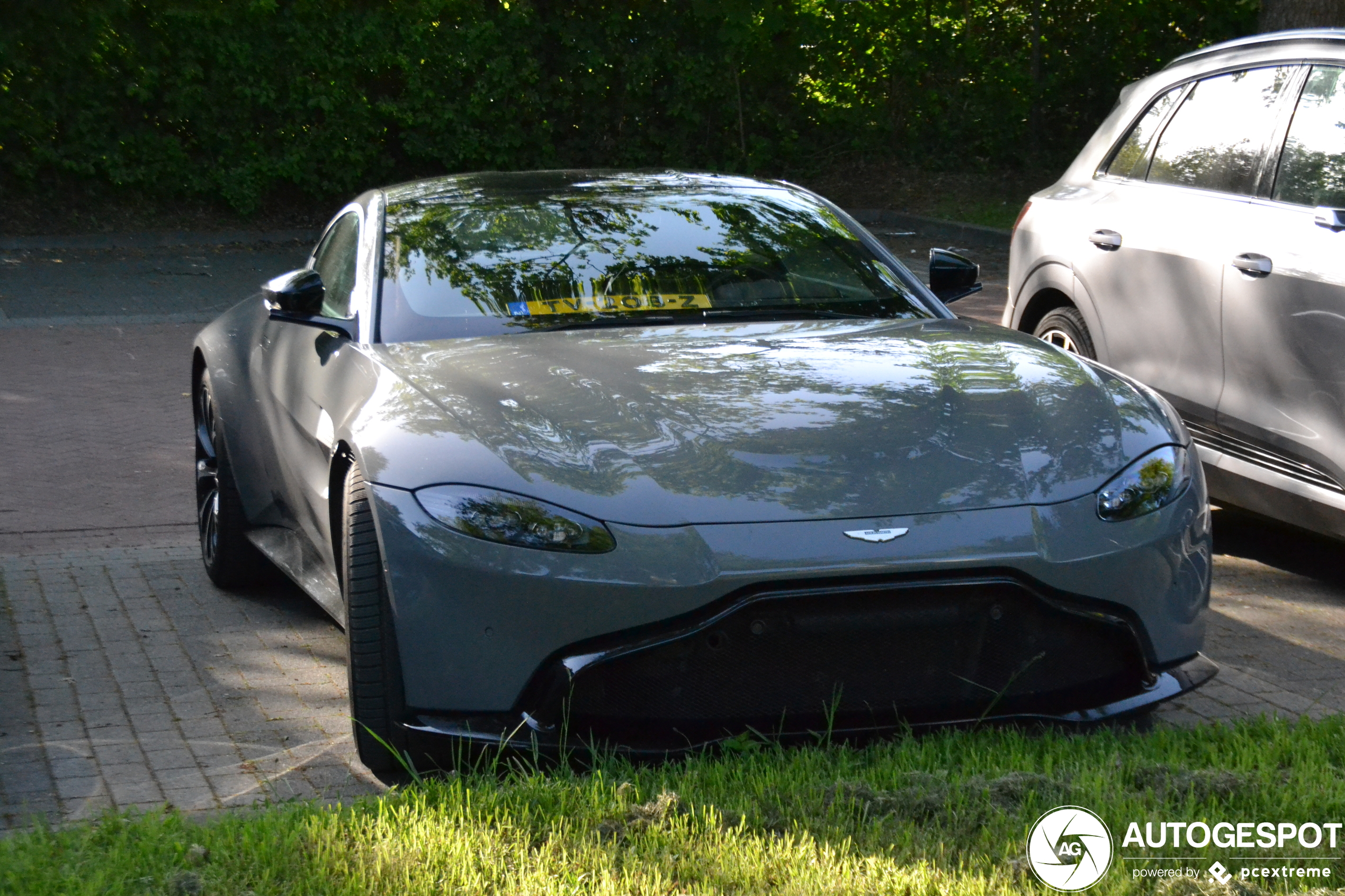 Aston Martin V8 Vantage 2018