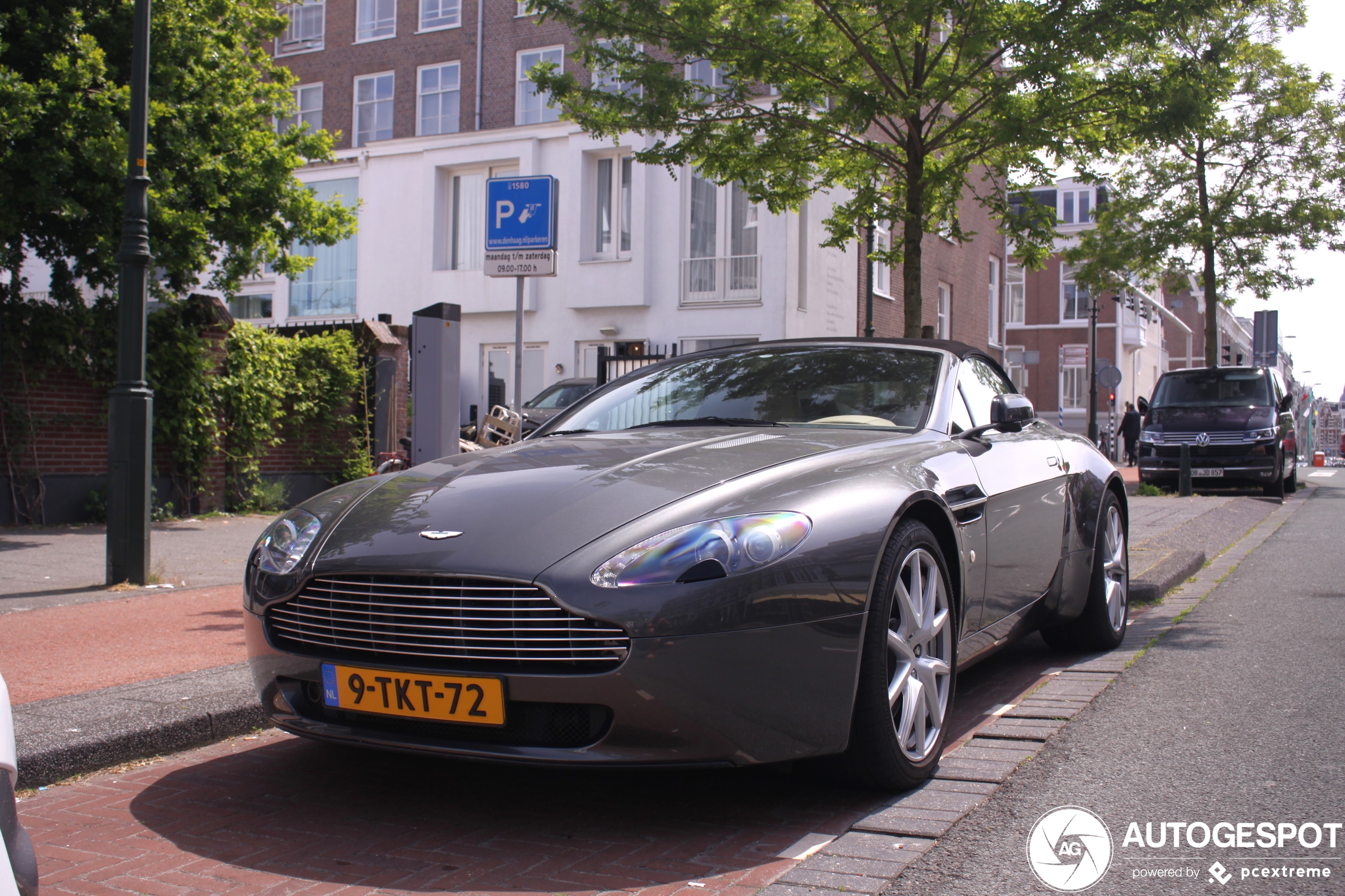 Aston Martin V8 Vantage Roadster