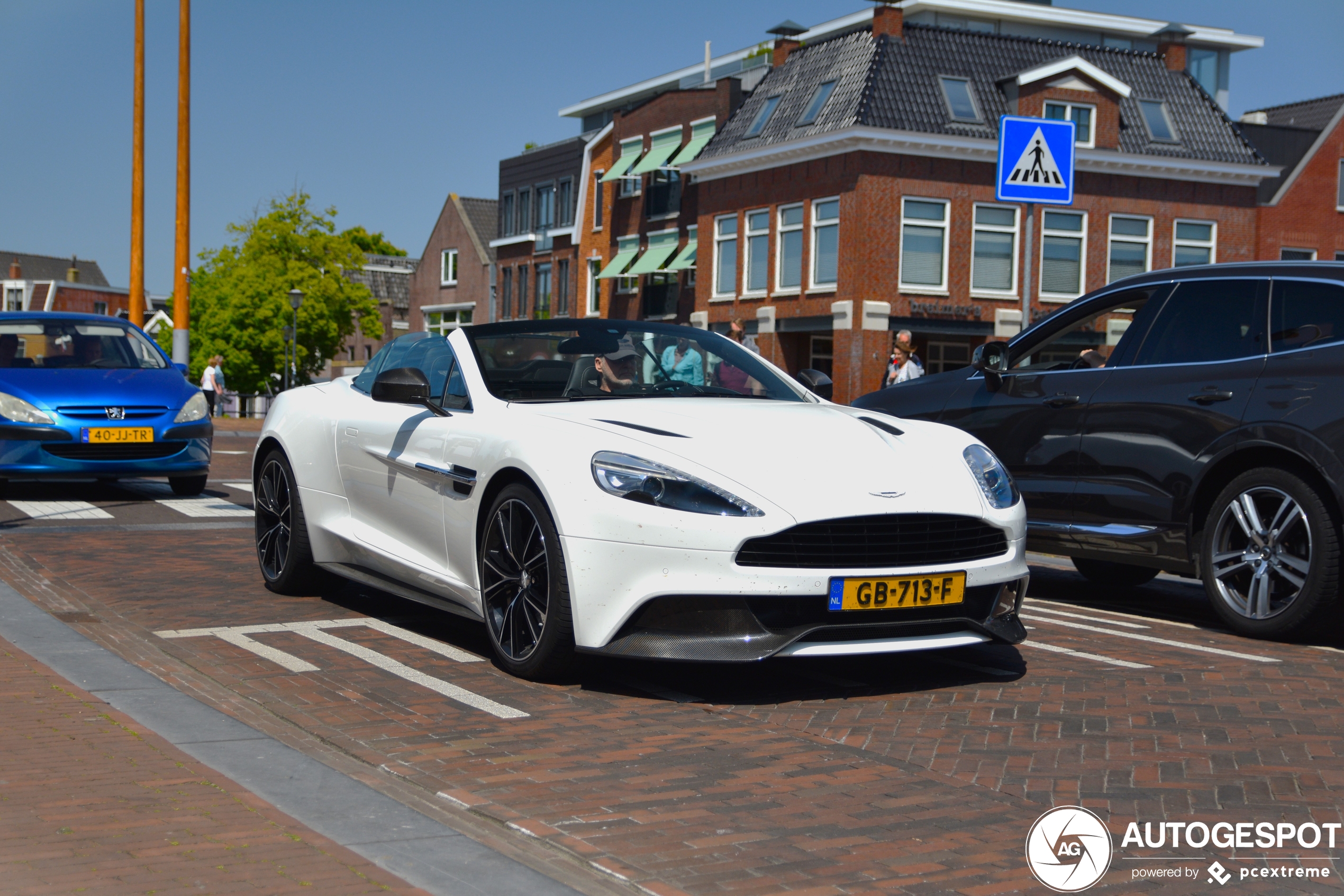 Aston Martin Vanquish Volante