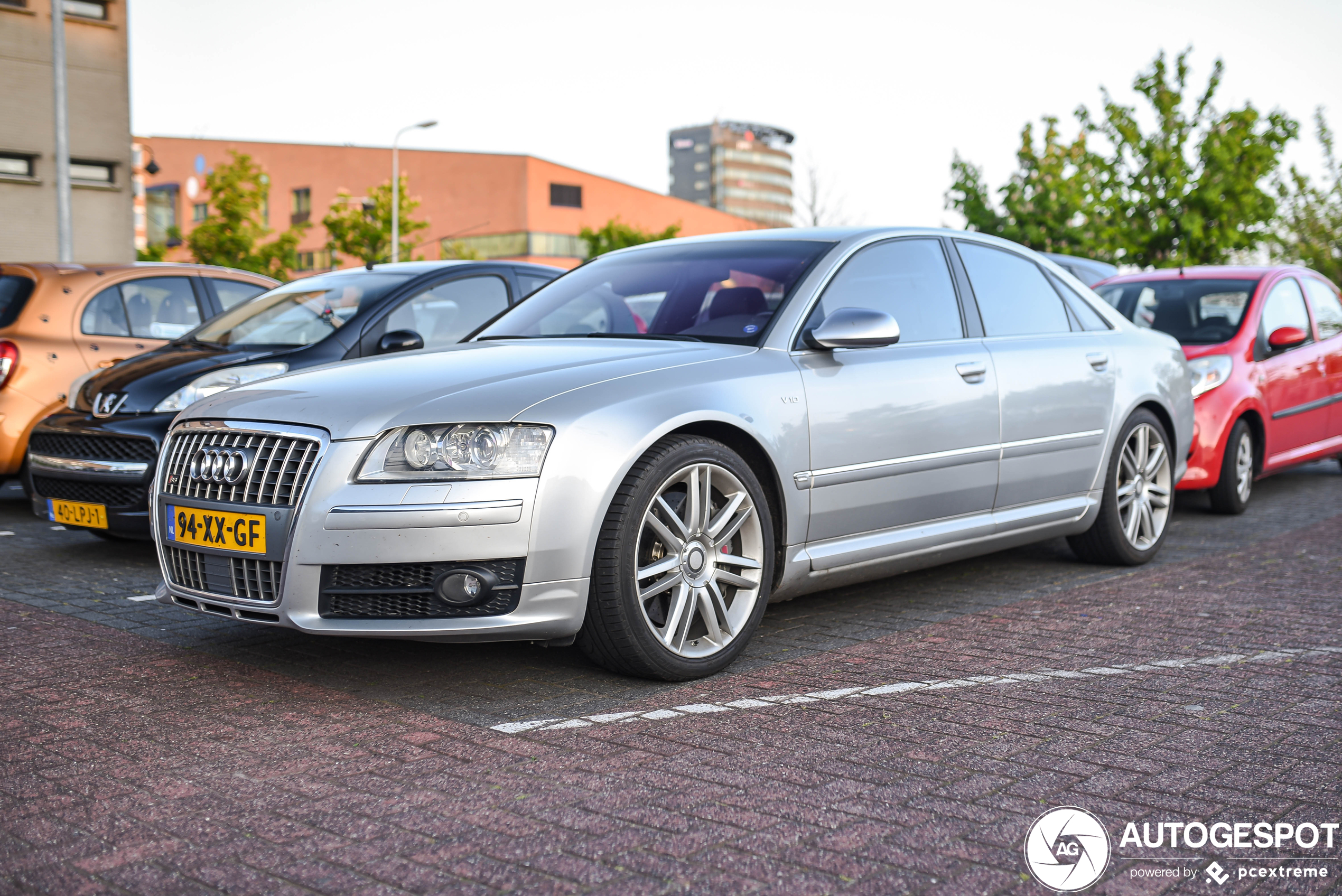 Audi S8 D3