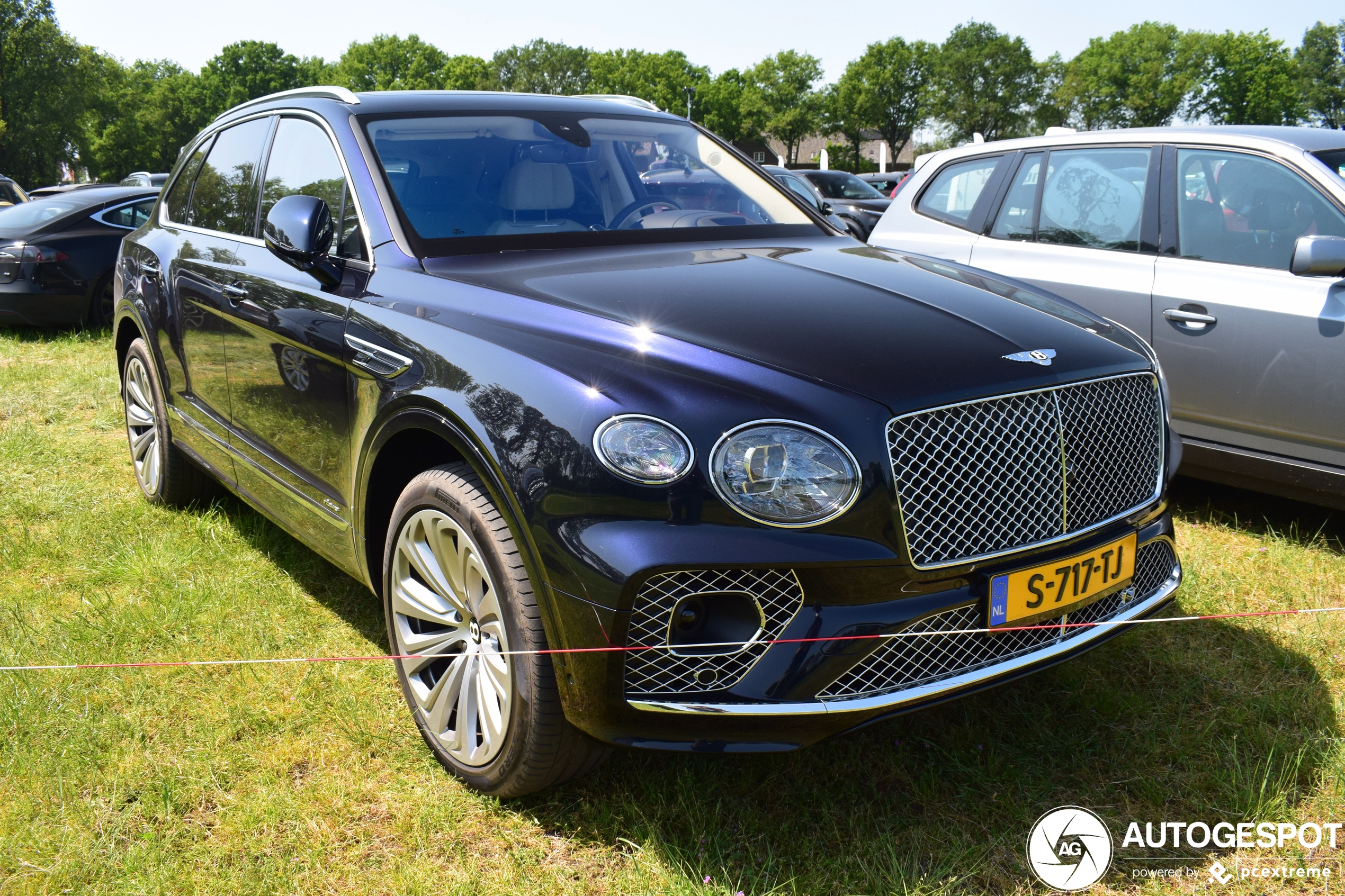 Bentley Bentayga Azure