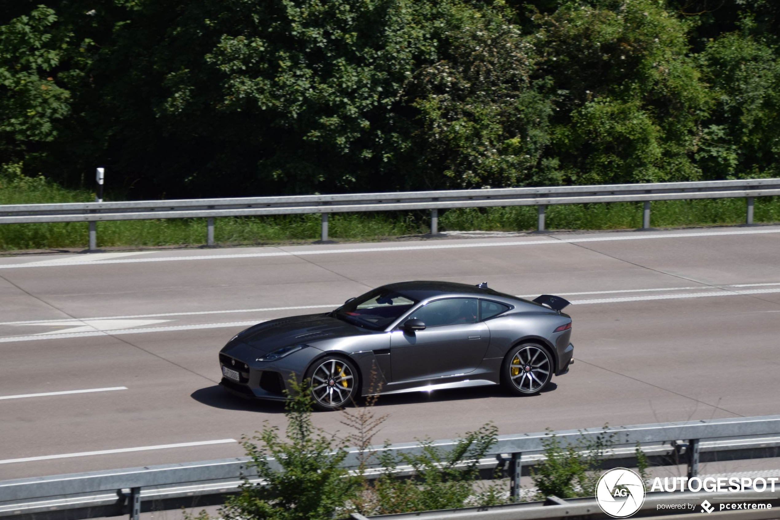 Jaguar F-TYPE SVR Coupé 2017