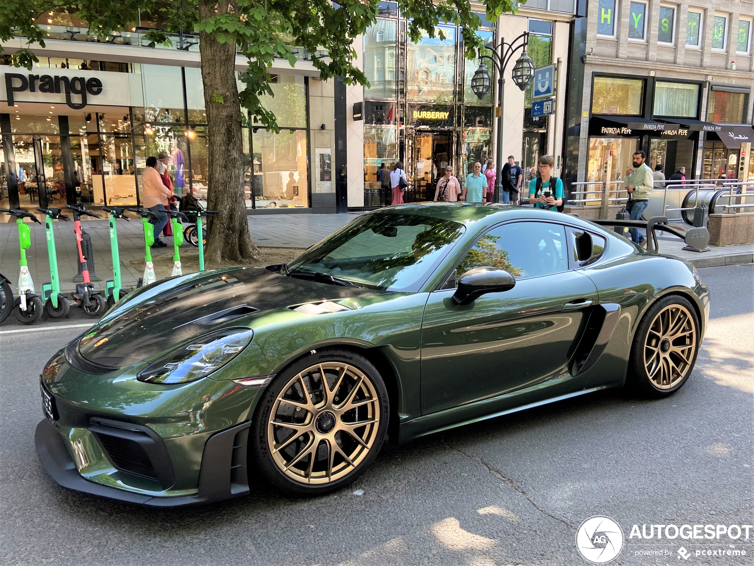 Porsche 718 Cayman GT4 RS Weissach Package