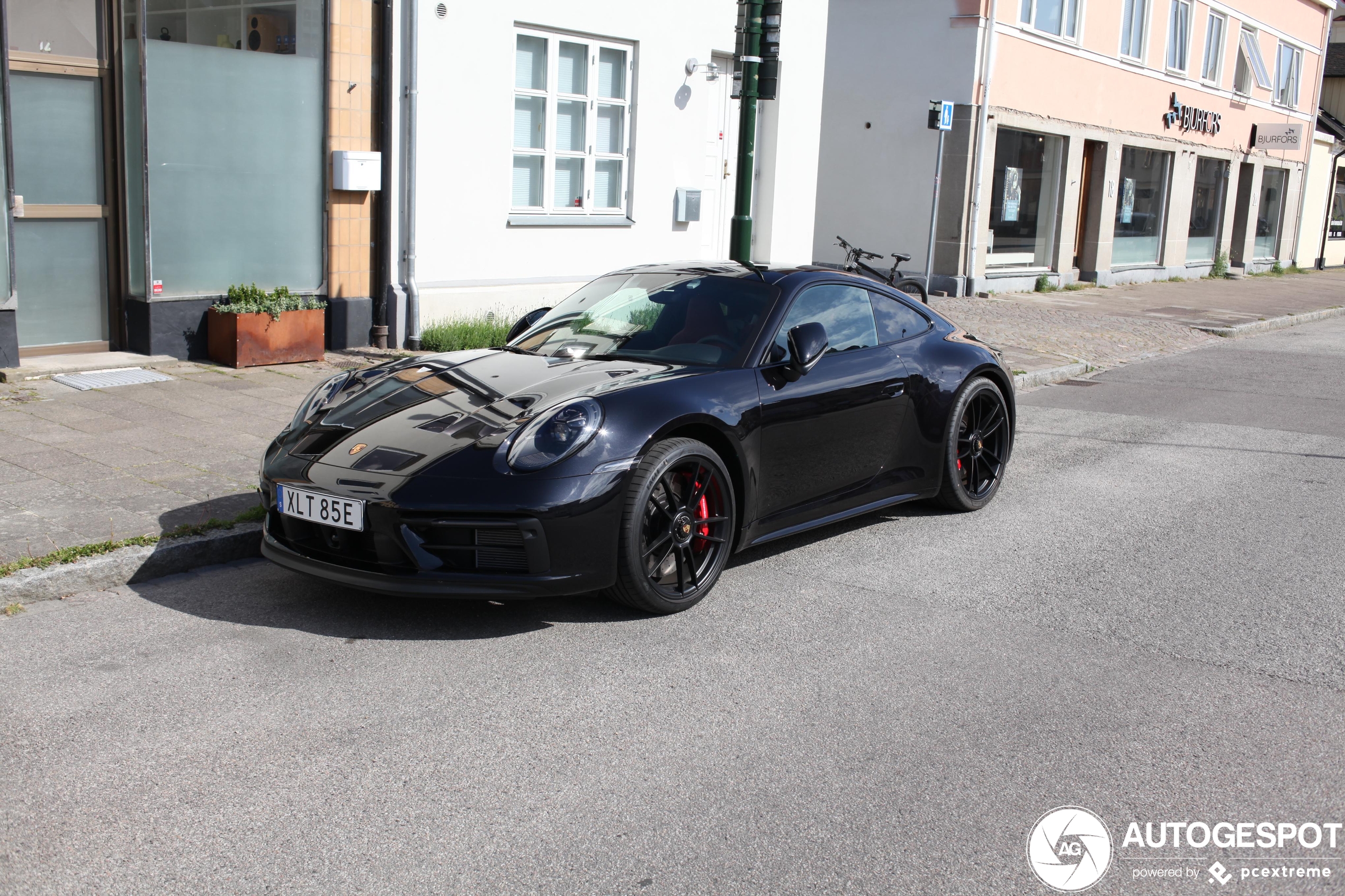 Porsche 992 Carrera 4 GTS