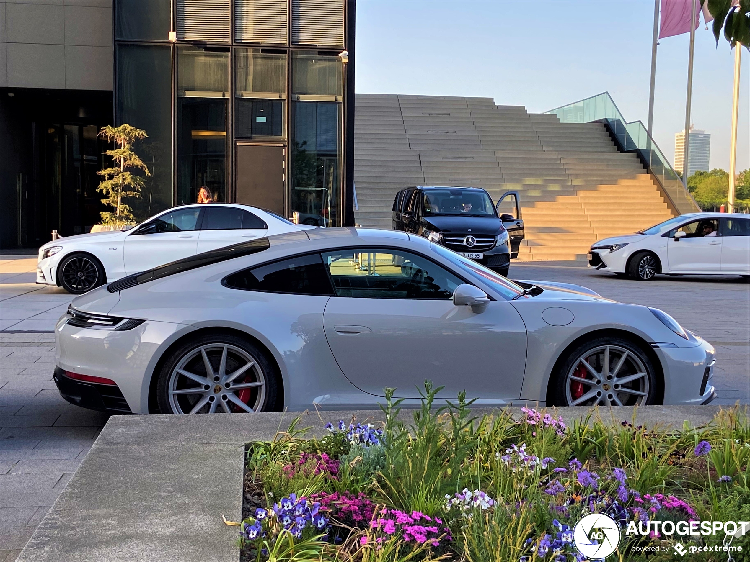 Porsche 992 Carrera 4 GTS