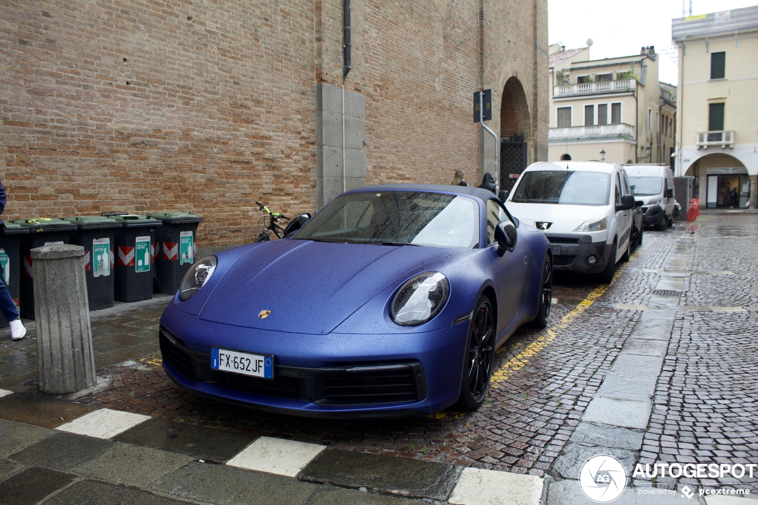 Porsche 992 Carrera 4S Cabriolet