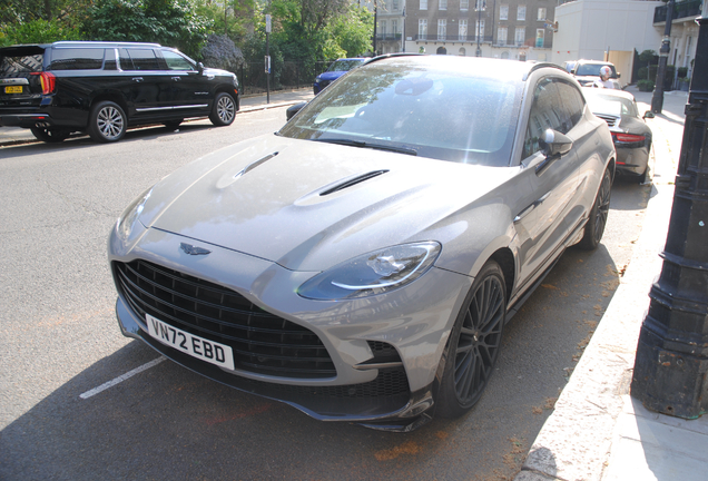 Aston Martin DBX707