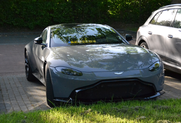 Aston Martin V8 Vantage 2018