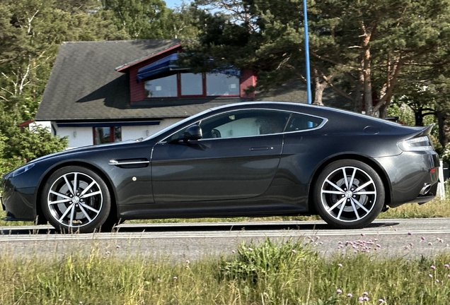 Aston Martin V8 Vantage S