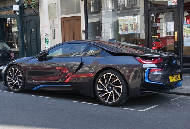 BMW i8